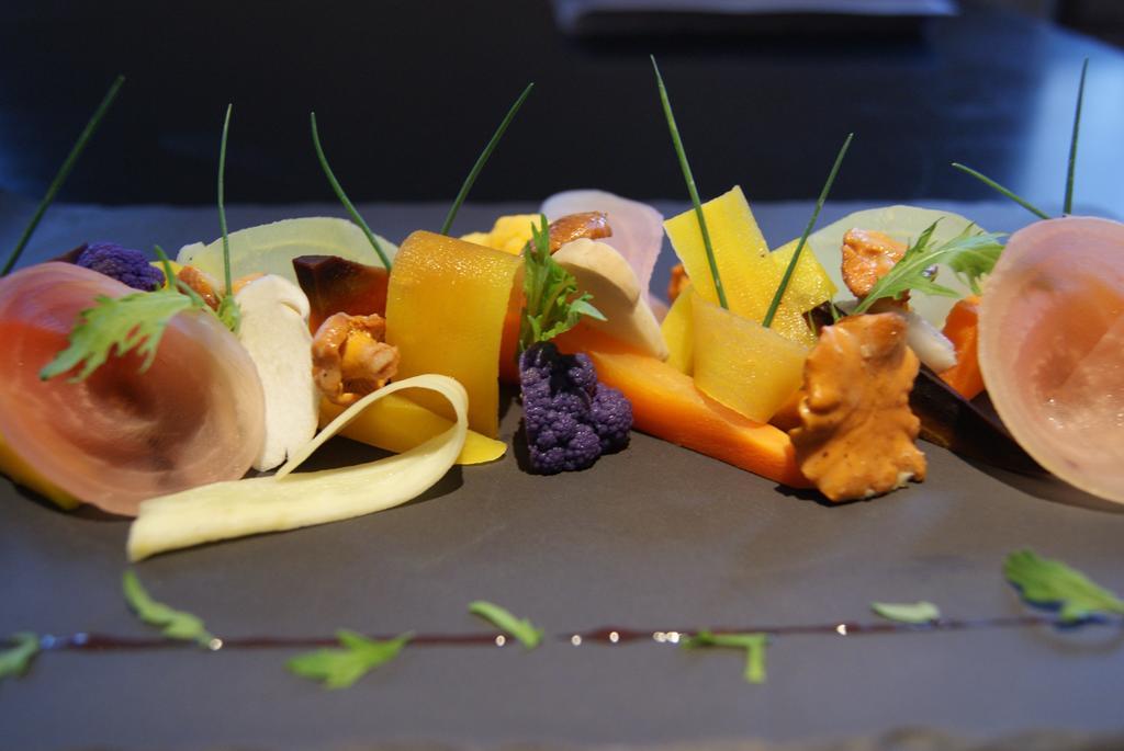 Logis Hotel Restaurant Des Voyageurs Tarnac Exteriör bild