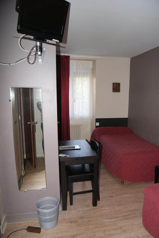 Logis Hotel Restaurant Des Voyageurs Tarnac Rum bild